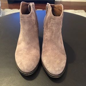 Lucky Brand Lashiya Womens Shoes Size 8 M Boots MSRP $139.
